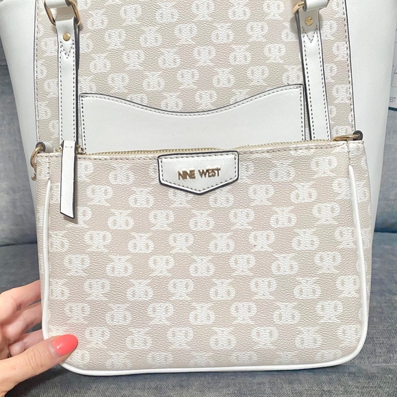 Nine West Garner Cream Logo Tote 4 in 1 bag NWT - Picture 5 of 14